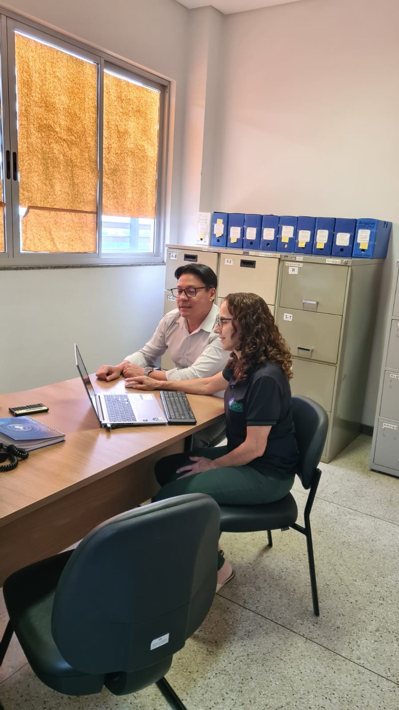 Servidora da UFLA realiza visita técnica à UFCAT para troca de experiências sobre o E-Social