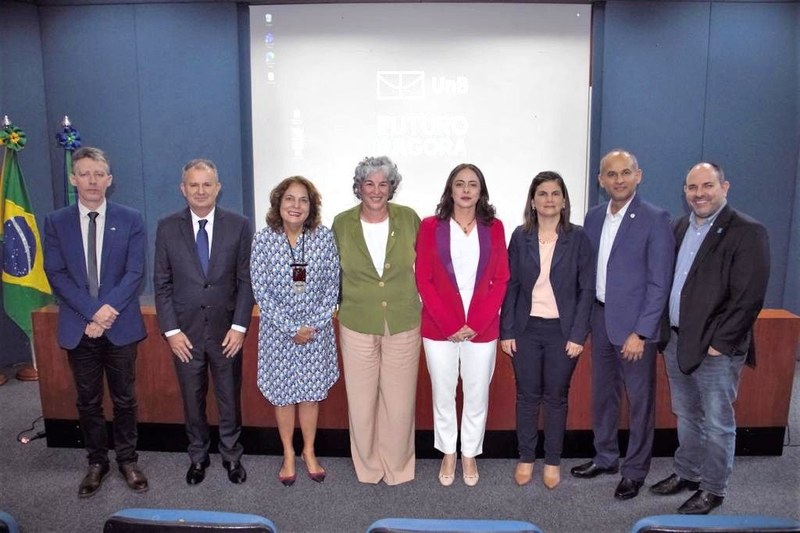 Em Brasília, reitora cumpre agenda com reitores e presidente da Capes