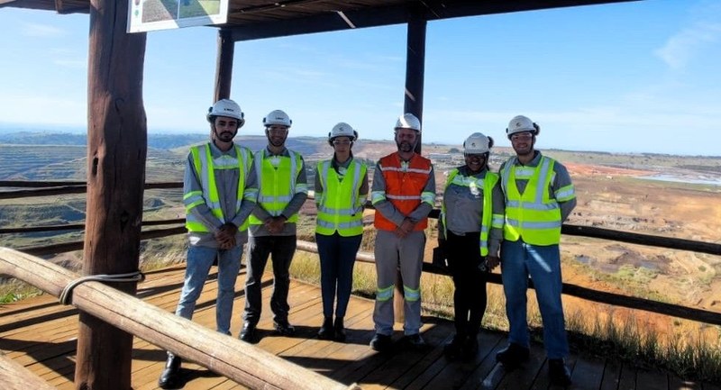 Pesquisadores da Engenharia Civil da UFCAT realizam visita técnica à mineradora CMOC