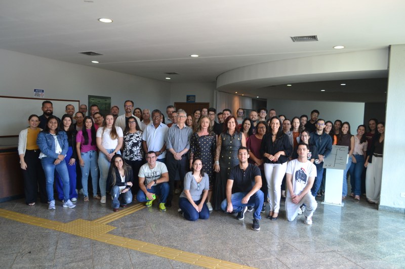 Reitoria recepciona empregados terceirizados e anuncia concurso público ainda neste ano